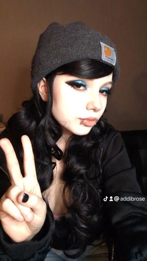 Addison Ambrose Photo #7