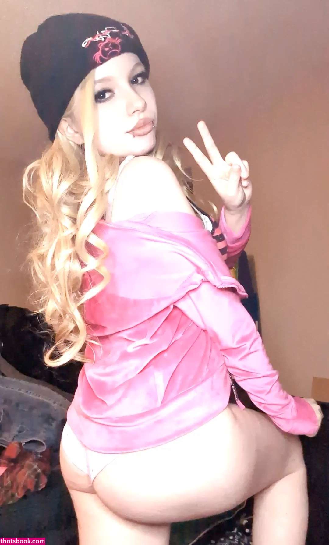 Addison Ambrose Photo #17