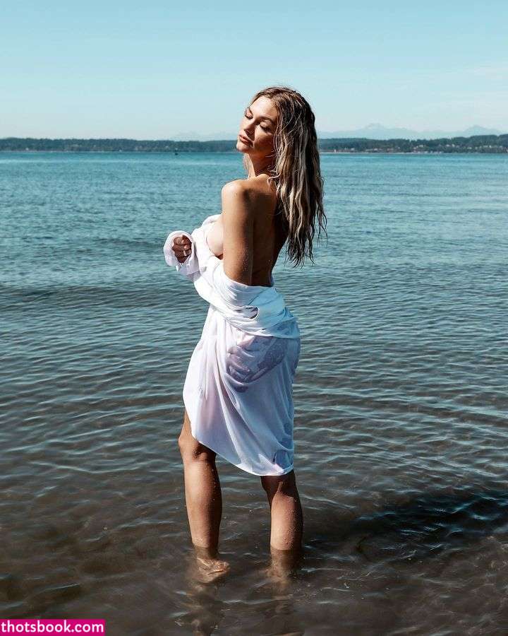 Julia Miller Photo #36