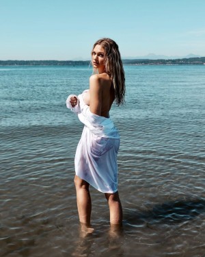 Julia Miller Photo #31