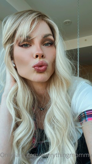 Stacy Quartz Photo #23