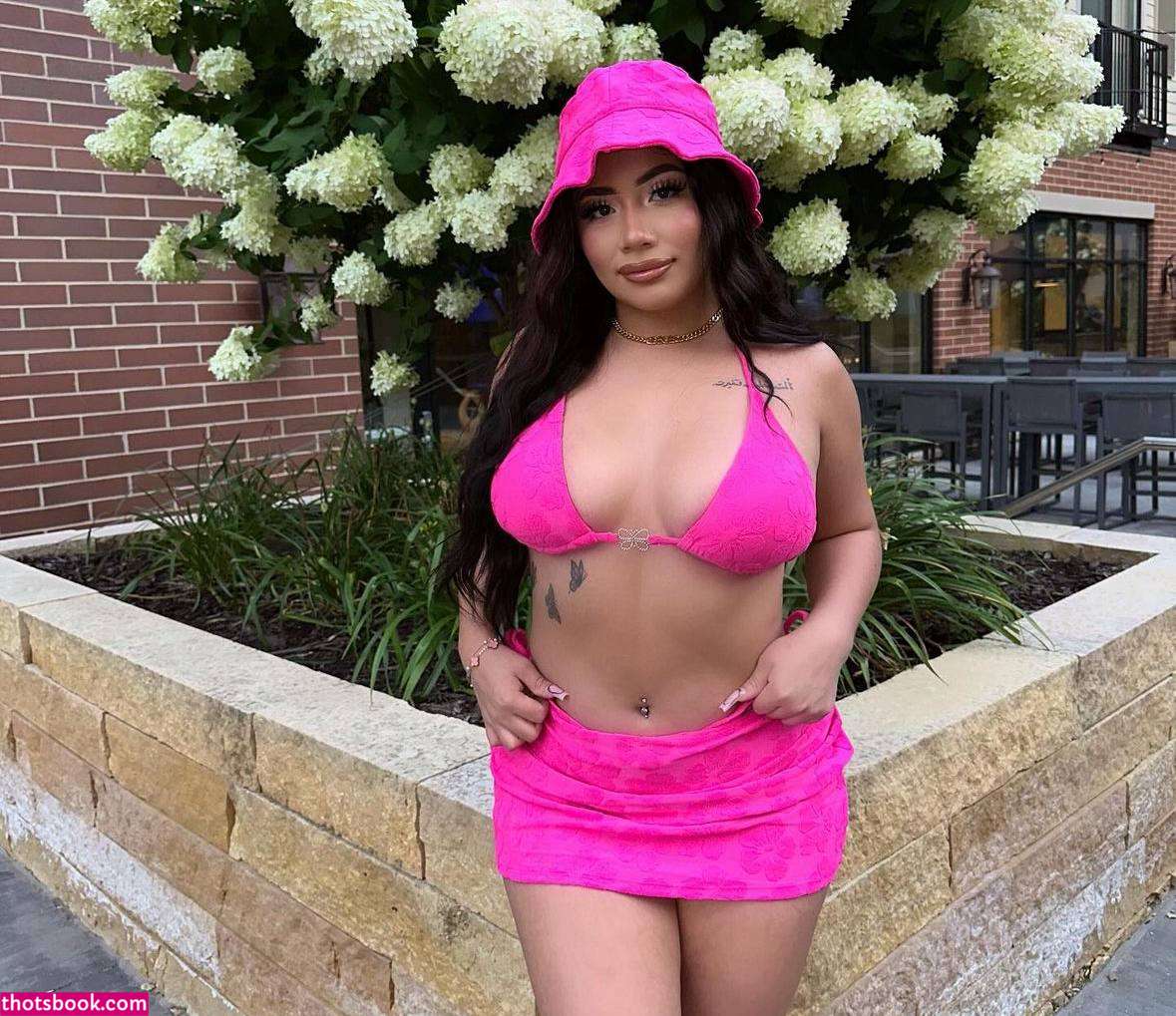 Karla Perez Photo #6