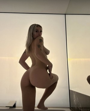 Zara Mander Photo #11