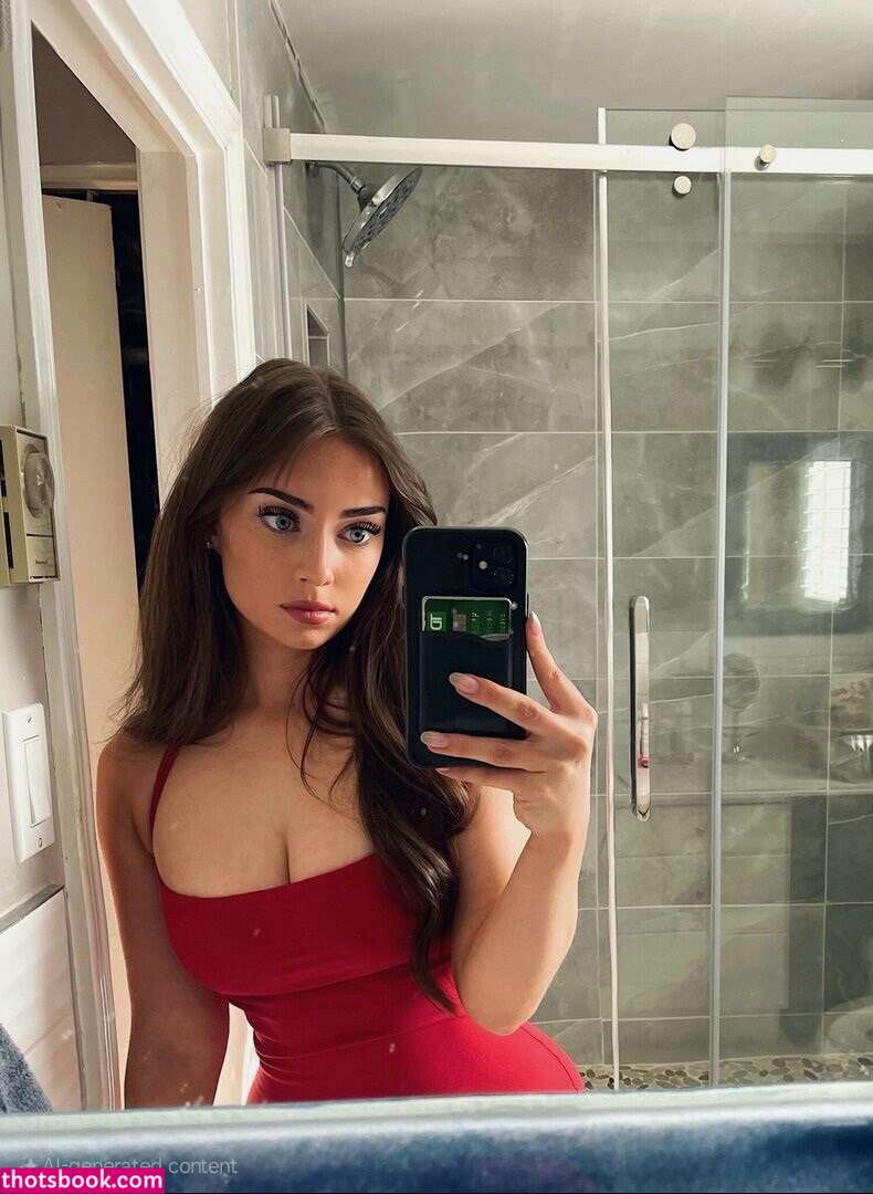 Siobhan Lynch Photo #9