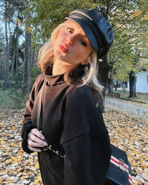 Sumru Ozden Photo #14