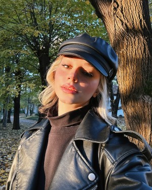 Sumru Ozden Photo #19