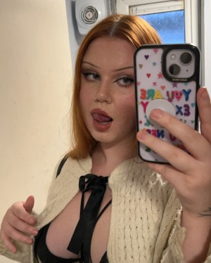 Taylor Hutchings Photo #1