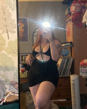 Taylor Hutchings Photo #2