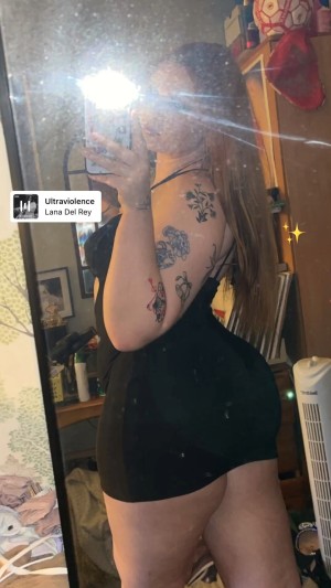 Taylor Hutchings Photo #4