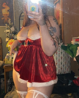 Taylor Hutchings Photo #18