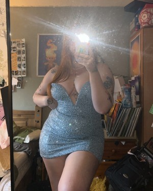 Taylor Hutchings Photo #25