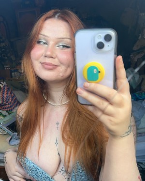 Taylor Hutchings Photo #26