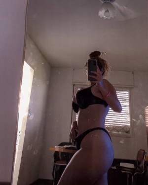 Victoria Hessel Photo #1