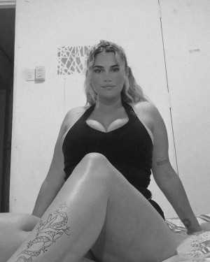 Victoria Hessel Photo #12