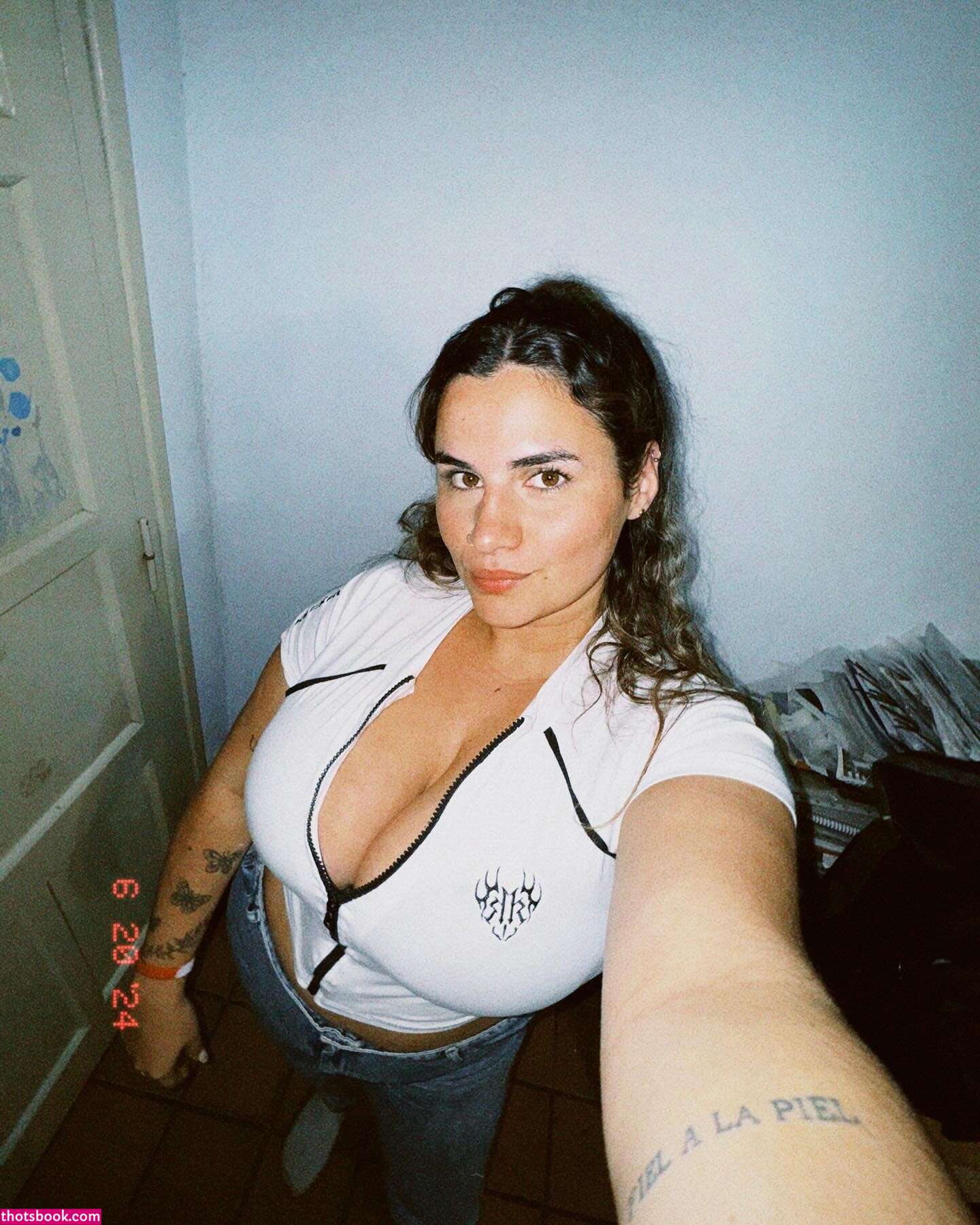 Victoria Hessel Photo #22