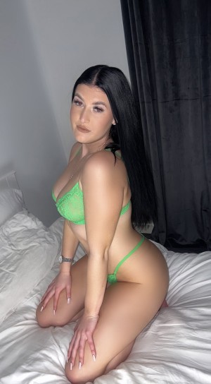 arianamilan Photo #7