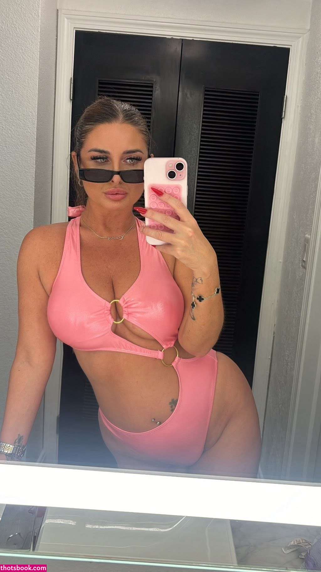 Carly Johnson Photo #16