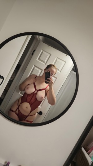 scarletnurse99 Photo #40