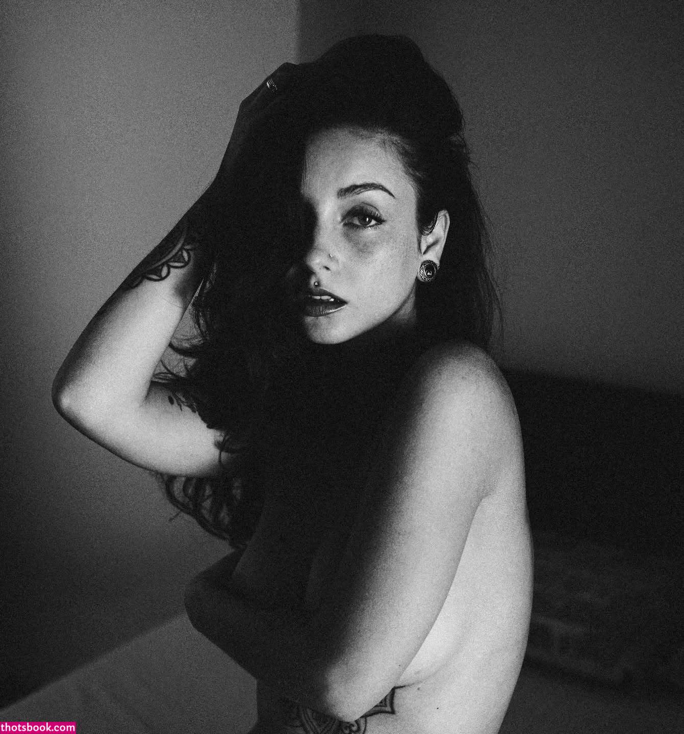 Fabiolaholystone Photo #25