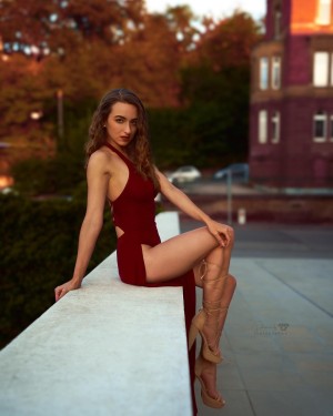 Larissa Schmiederer Photo #12