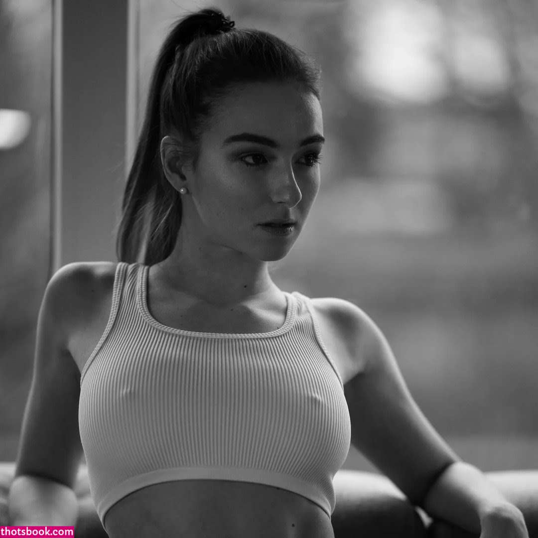 Larissa Schmiederer Photo #27