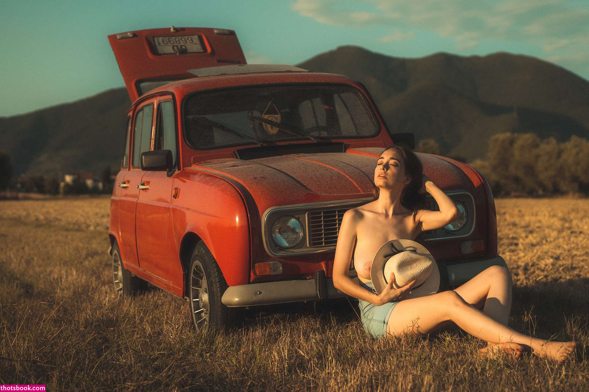 Anna Collini Photo #8