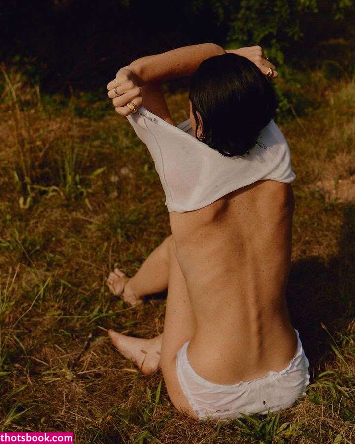 Chloe Bechini Photo #13