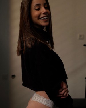 Emuna Zuzut Photo #23