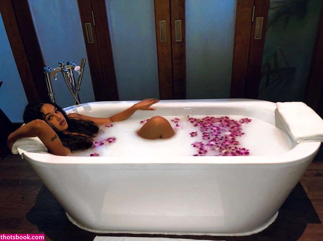 Kamilya Peer Levi Photo #3