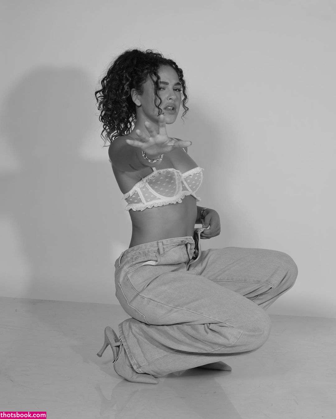 Kamilya Peer Levi Photo #17