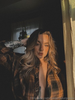 goldenhourgal Photo #24