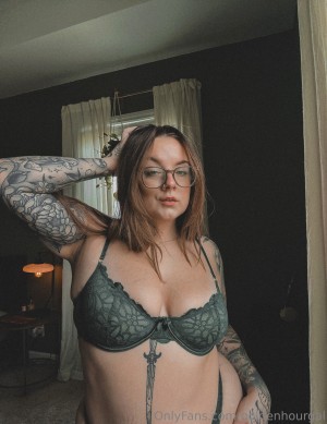 goldenhourgal Photo #26