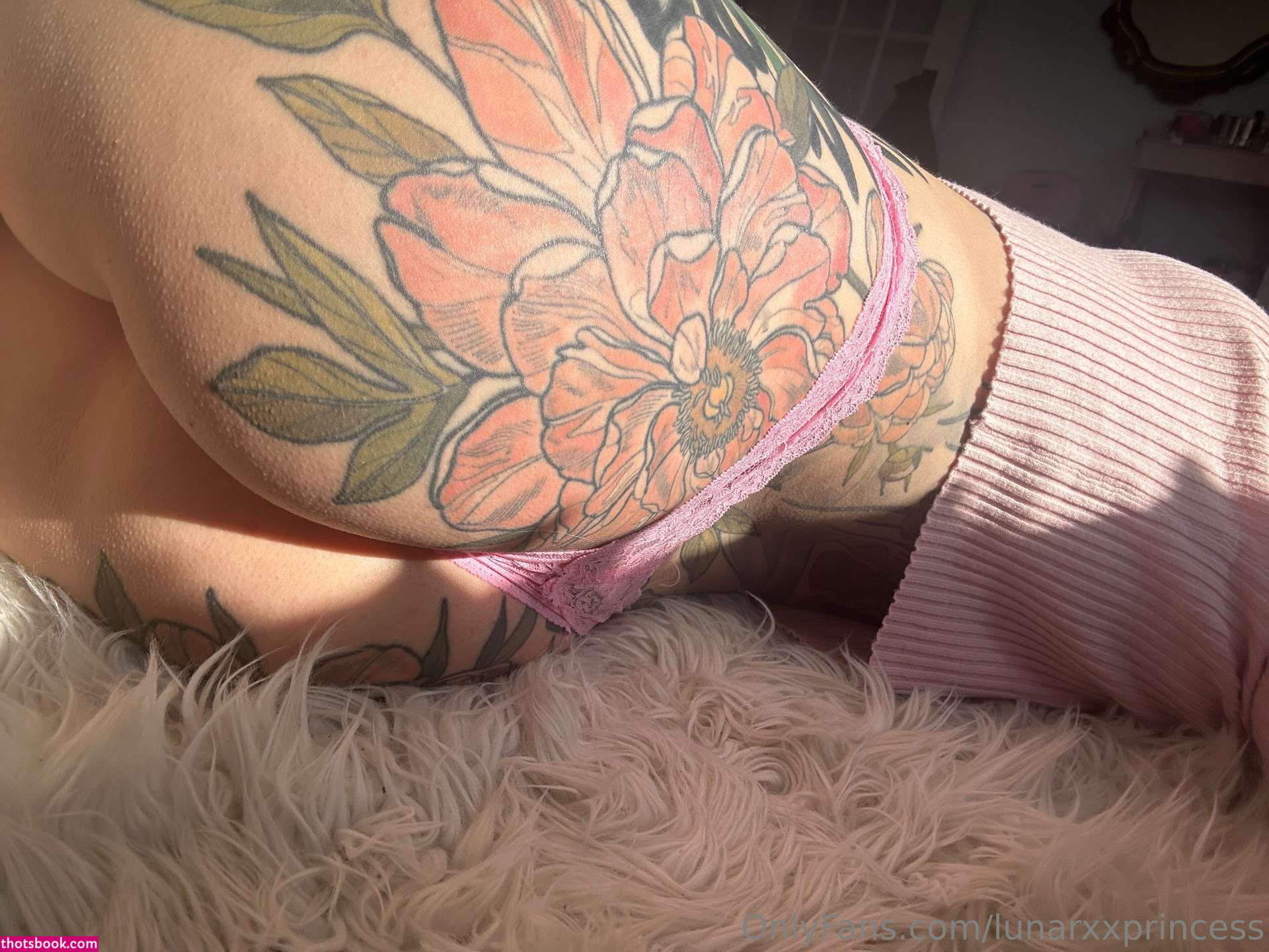 lunarxxprincess Photo #32