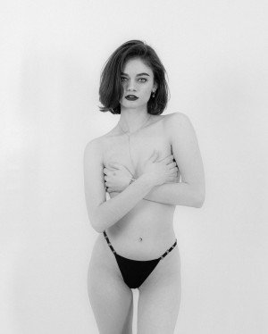 Pieceofme Vi Photo #9