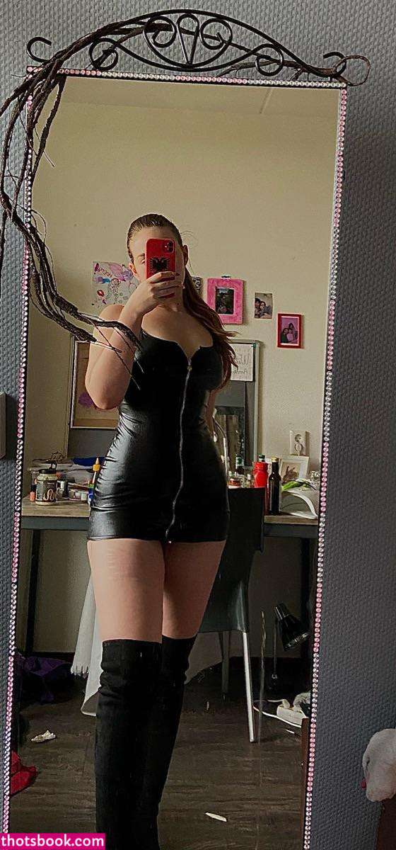 carolinesfingers Photo #12