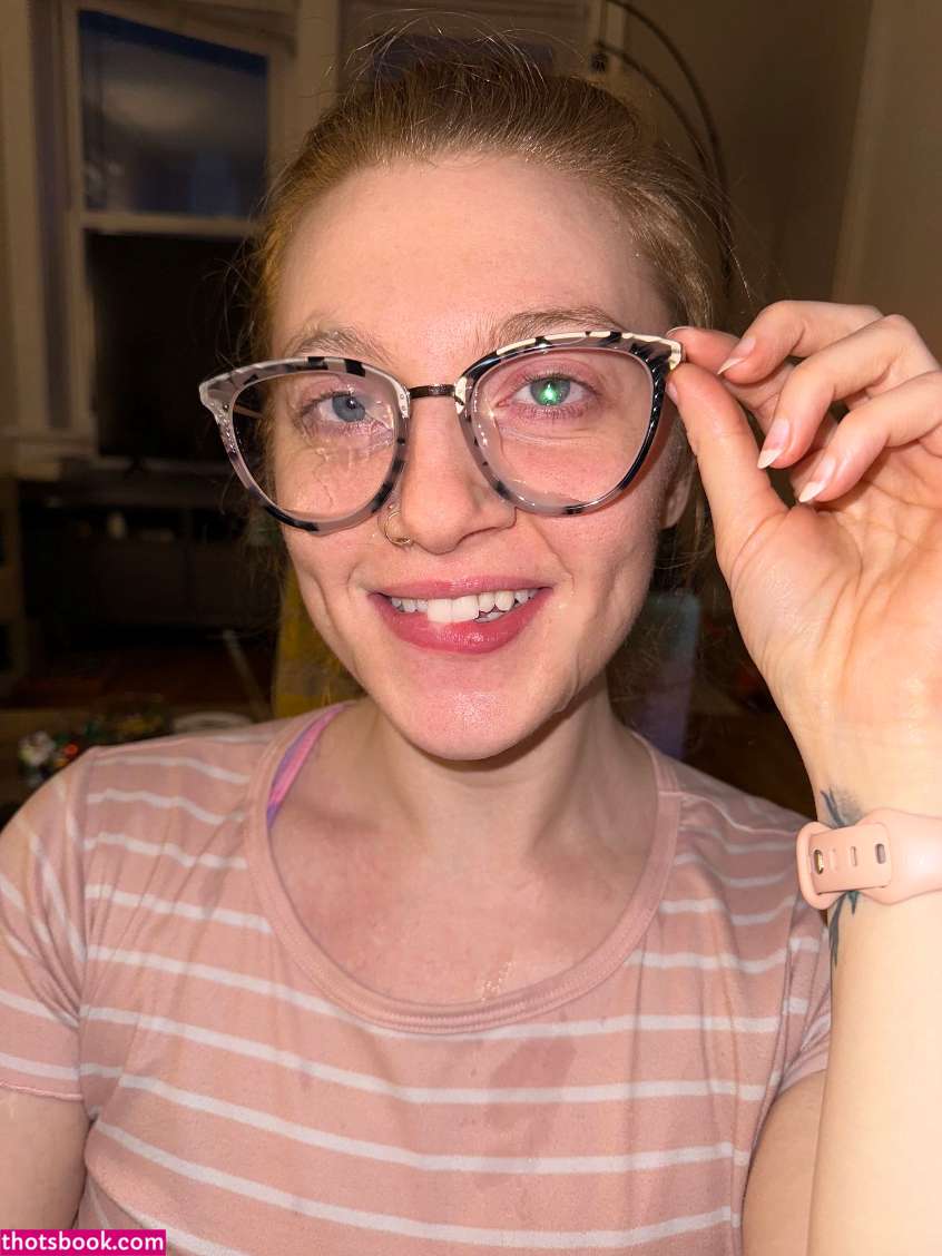 Daphne Delrose Photo #12