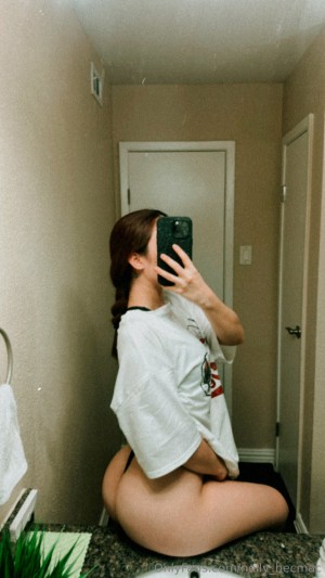 Nelly Becmac Photo #24