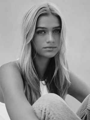 sarahhandss Photo #15