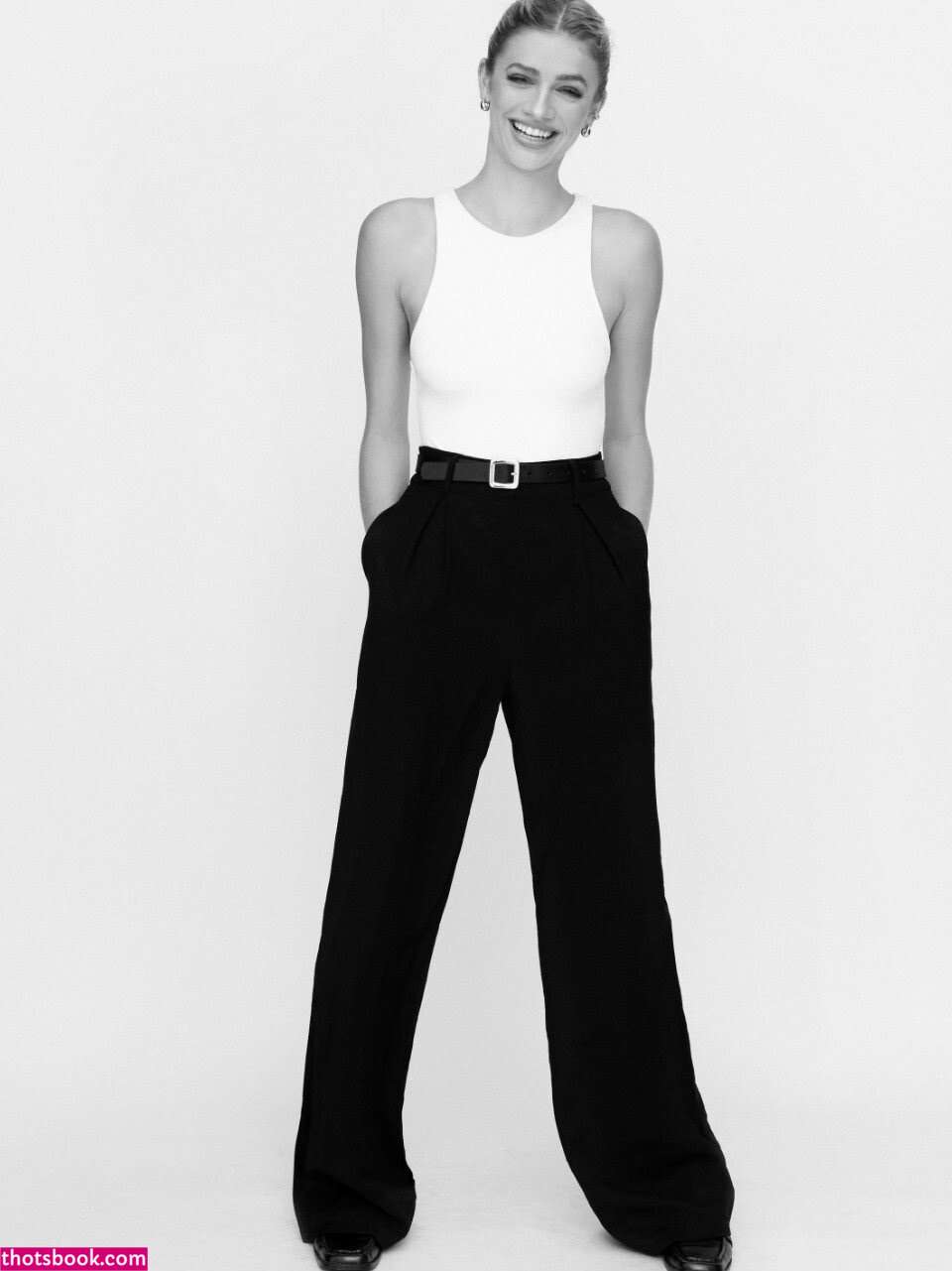 sarahhandss Photo #21