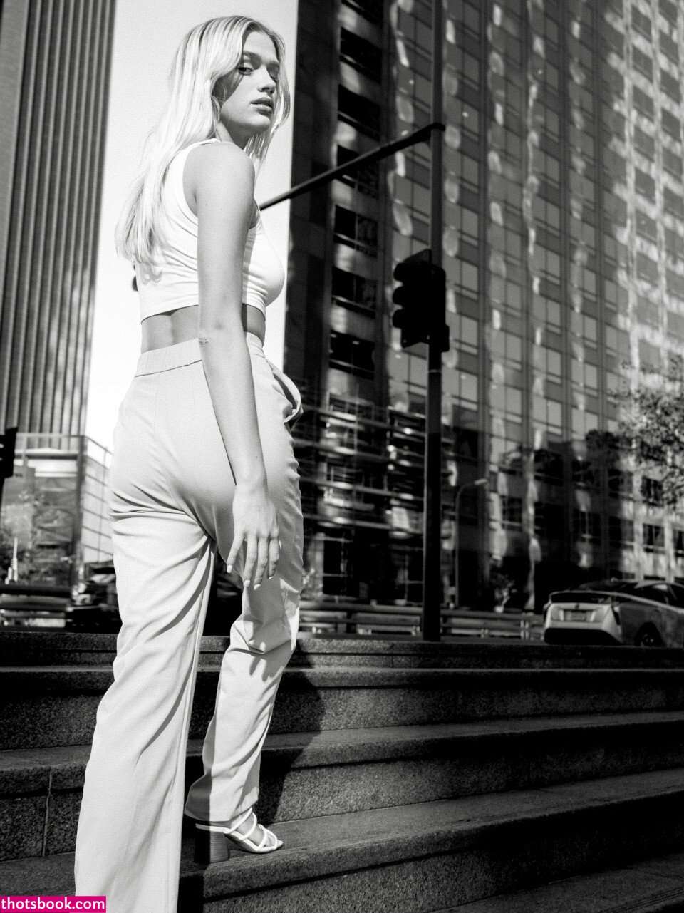 sarahhandss Photo #26