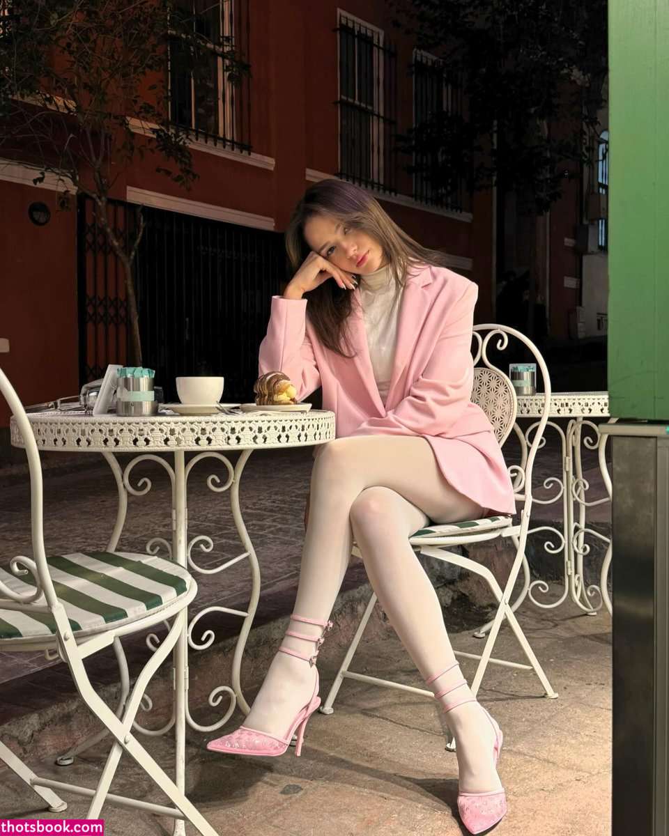 Feride Ozdinc Photo #6