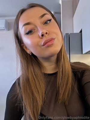 Glowbyaphrodite Photo #10