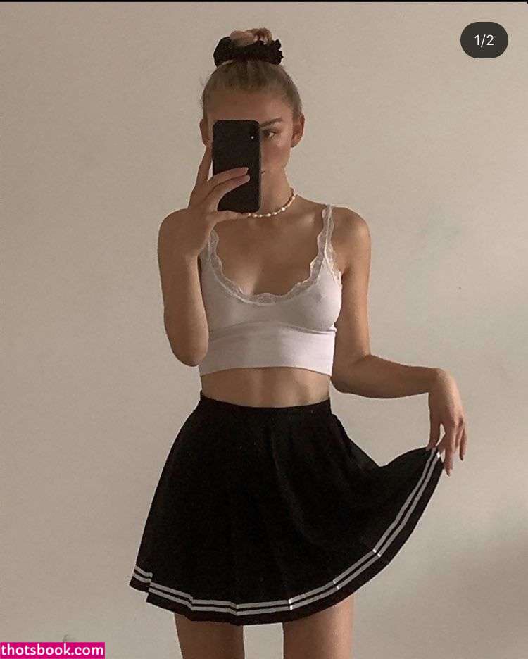 Julia Wulf Photo #18