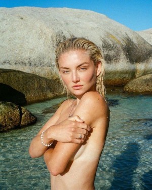 Julia Wulf Photo #28