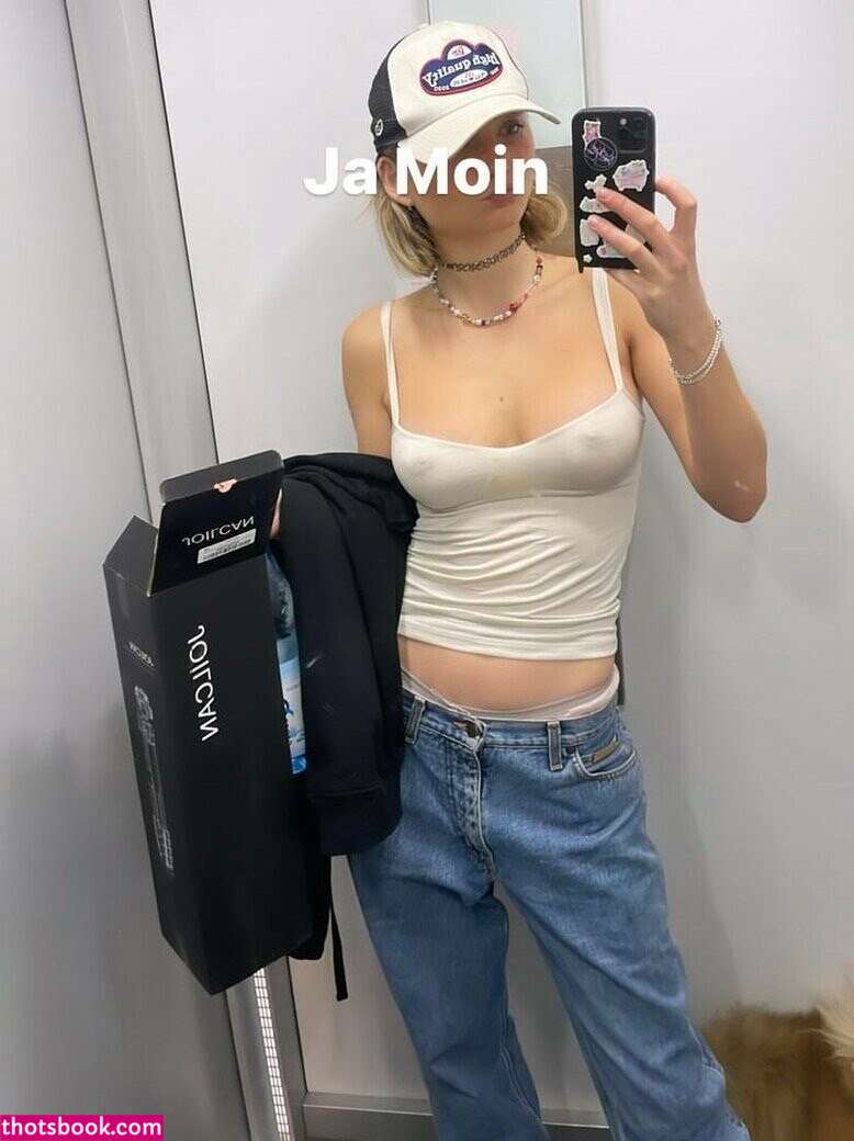 Julia Wulf Photo #29