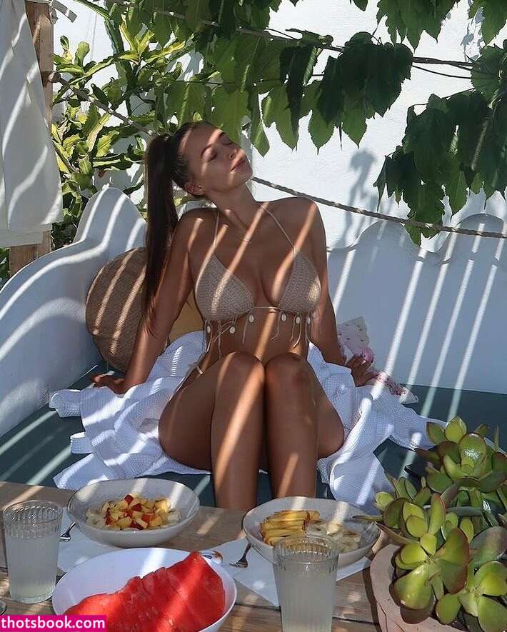 Kika Durisova Photo #9