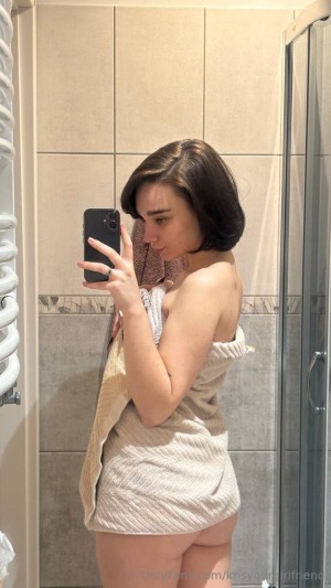 krisyourgirlfriend Photo #5