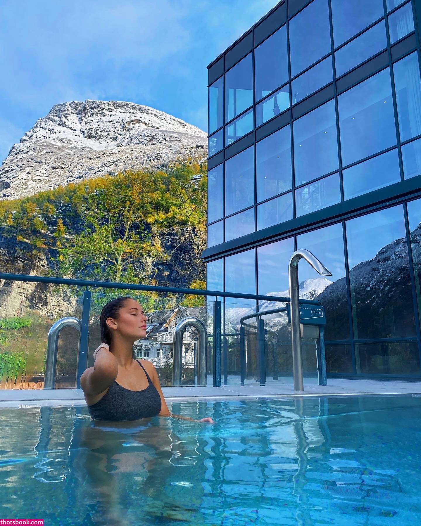 Rina Dakota Photo #6