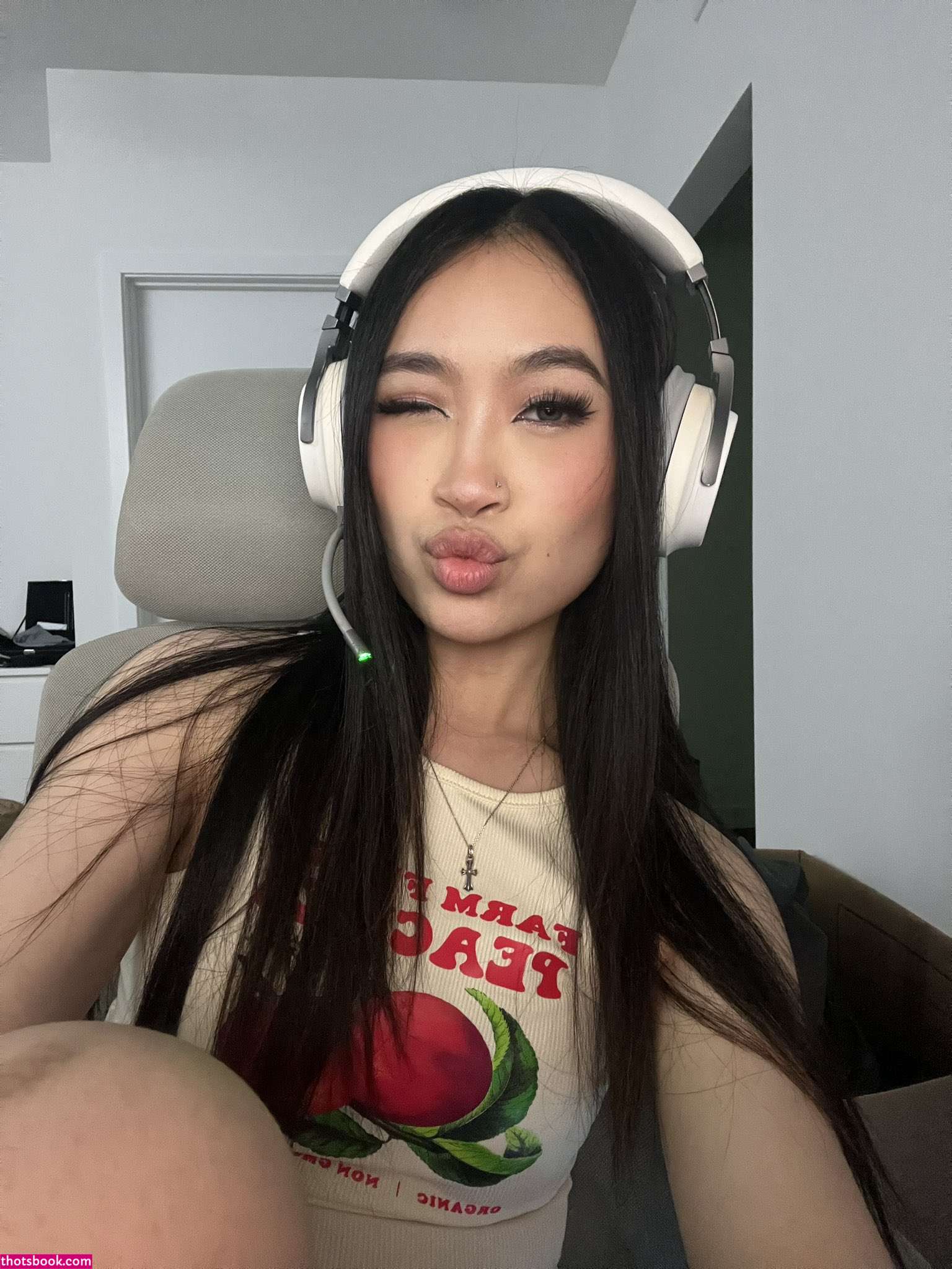 Theresa Nguyen Photo #20