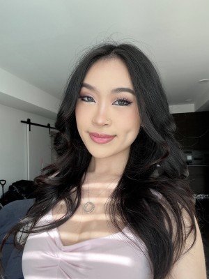 Theresa Nguyen Photo #30